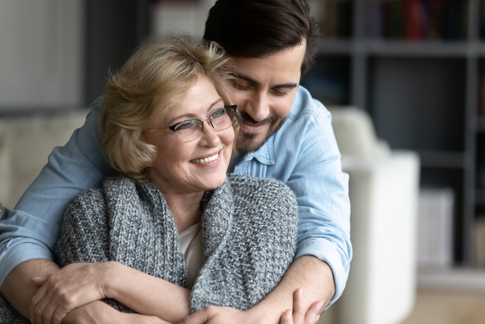 Как правильно общаться со старшим поколением и не разводить скандалы. Фото © Shutterstock
