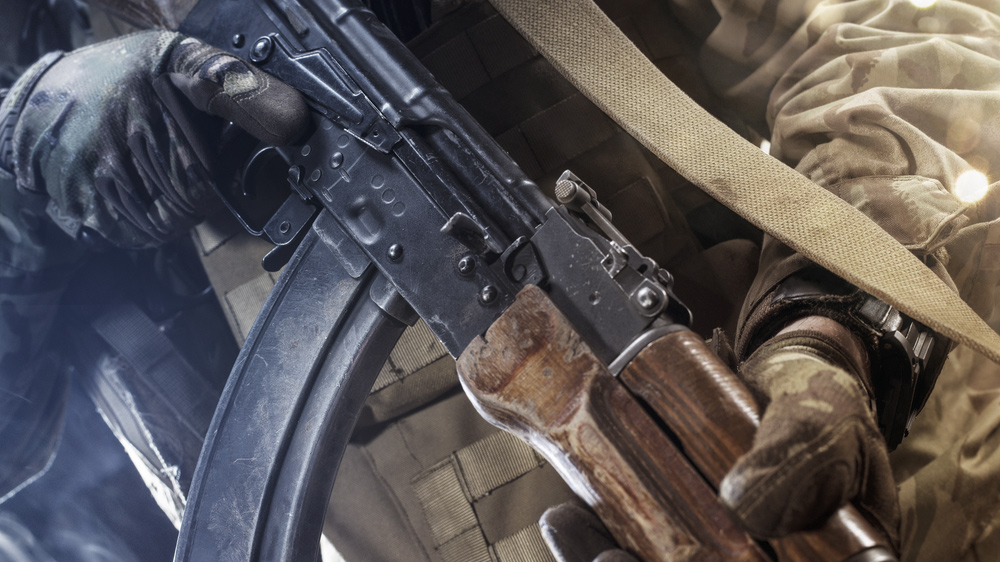 Саша Солдат расстрелял из калаша автомобиль главаря коптевской ОПГ. Фото © Shutterstock