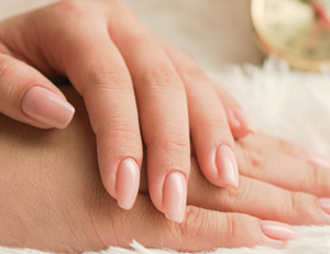 Названо шесть полезных лайфхаков для крепких и здоровых ногтей