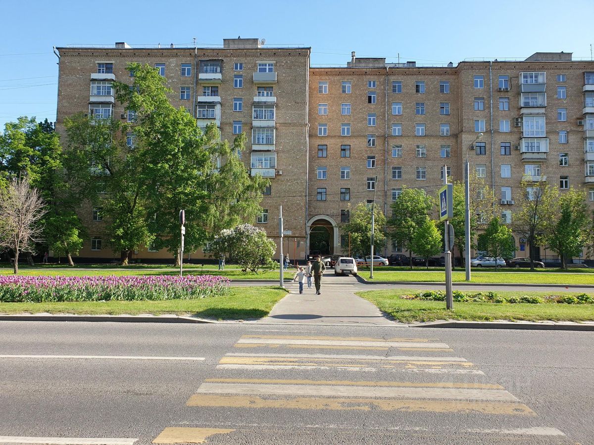 Сталинка на улице Академика Королёва. Фото © ЦИАН 