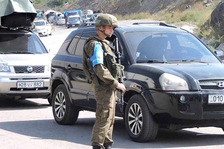 МО: Российские миротворцы свернули наблюдательные посты в трёх районах Карабаха