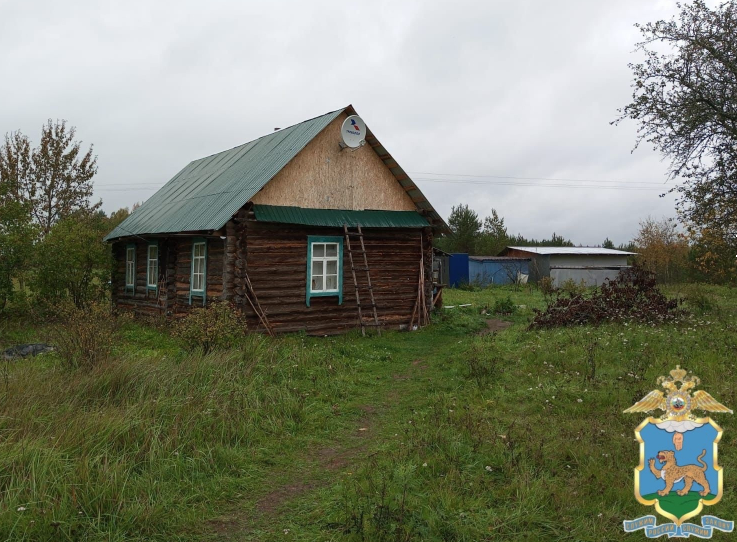 Дом в Псковской области, где пропал ребёнок. Фото © VK / УМВД РФ по Псковской области