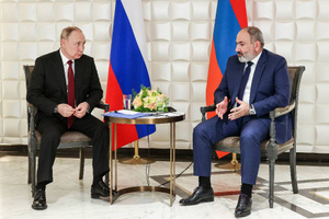 Путин и Пашинян по телефону обсудили ситуацию после выхода армян из Карабаха