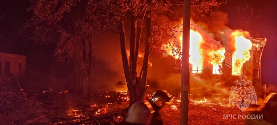 Пожар в жилом доме в Арзамасе. Обложка © ГУ МЧС России по Нижегородской области