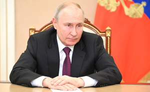 "В любой ситуации сохраняет контроль": Аналитик объяснил, почему россияне доверяют Путину