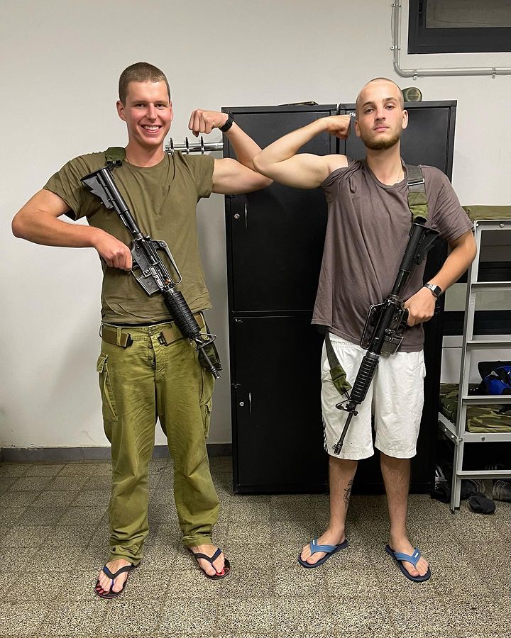Даниил Виторган (слева) на службе в ЦАХАЛ. Фото © Instagram* / daniil_vitorgan