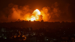 Огненный ад: Появились ужасающие кадры из Иерусалима после ударов возмездия Израиля