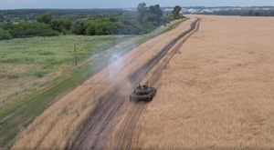 Опубликовано видео работы танка Т-90М "Прорыв" по позициям ВСУ