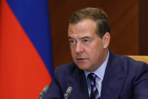 "Хрен вам!": Медведев указал место "шавкам" из Carlsberg, подарившим РФ деньги для фронта