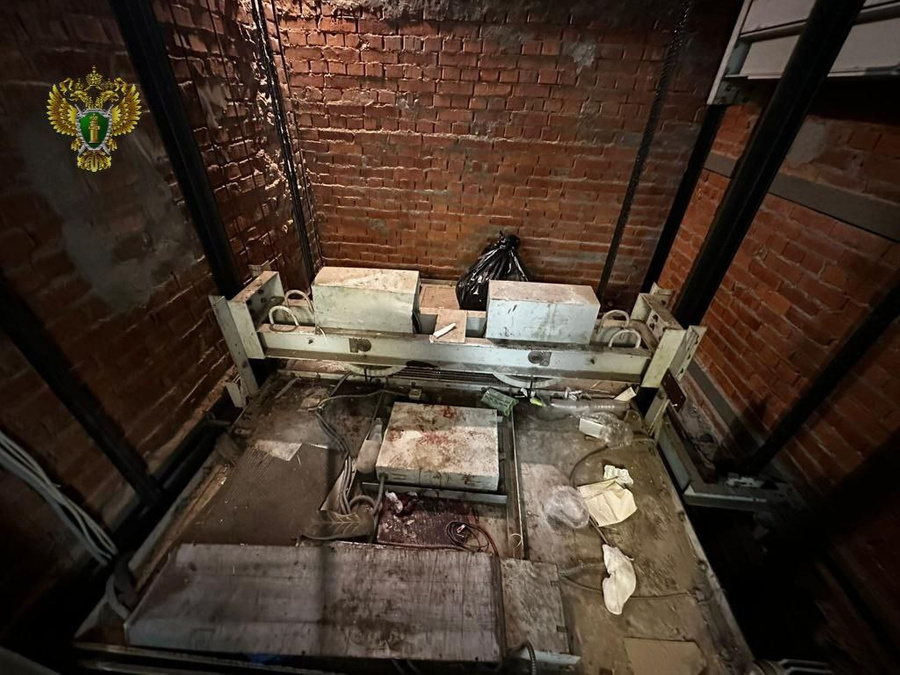 <p>Грузовой лифт, в шахту которого упала женщина на предприятии в Королёве. Обложка © T.me / <a href="https://t.me/mosoblproc/1072" target="_blank" rel="noopener noreferrer">Прокуратура Московской области</a></p>