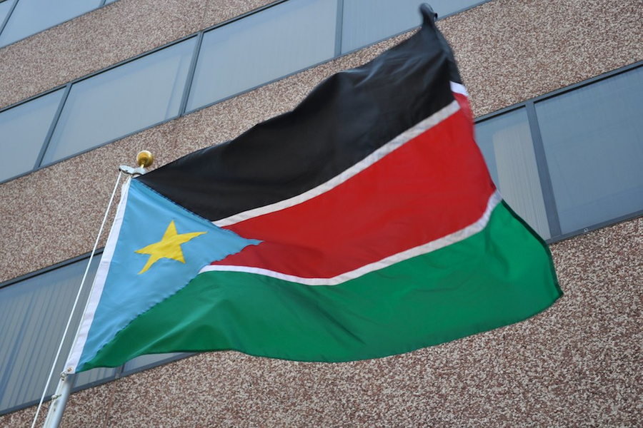 Флаг Южного Судана. Обложка © Flickr / Martha Heinemann Bixby