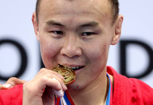 Россиянин стал трёхкратным чемпионом мира по самбо