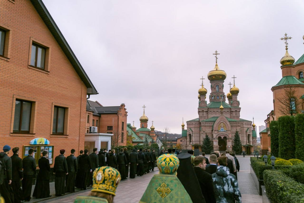 В Киеве снесли часовню Десятинного храма канонической УПЦ