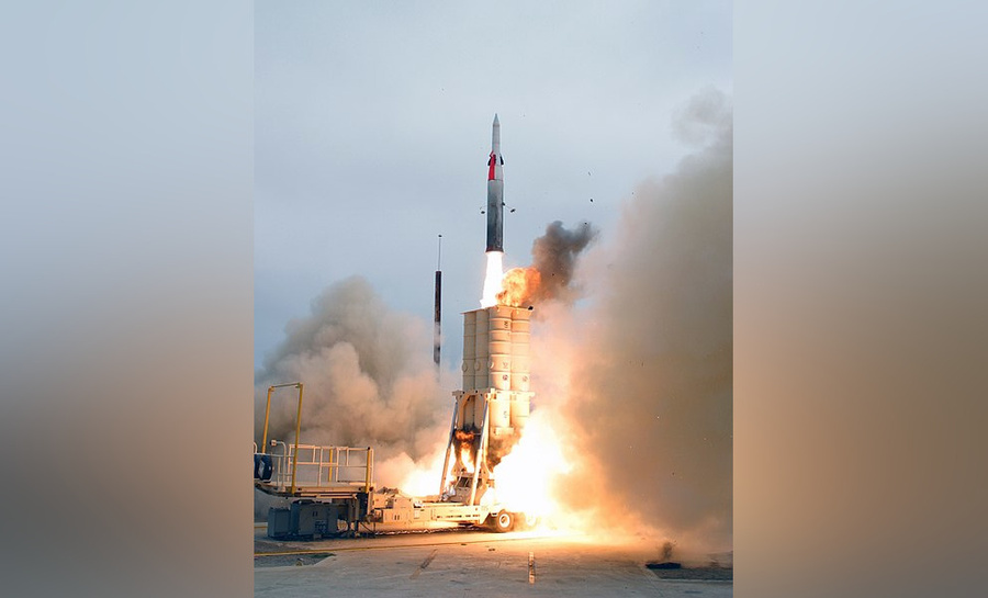 Запуск ракеты из комплекса "Хец". Обложка © Wikipedia / US Navy News Service