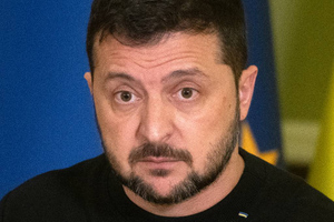 Зеленскому предрекли полный провал на фронте и изгнание из страны