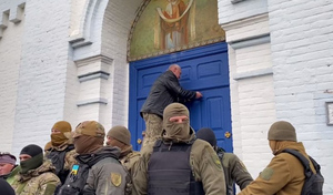 Ещё один храм УПЦ захвачен людьми в камуфляже с одобрения СБУ и полиции