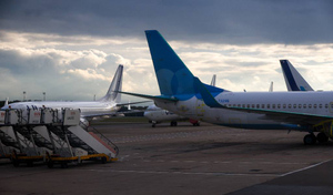 "Правила компании": Стюардессы вынудили россиянку оголиться в самолёте между двумя мужчинами