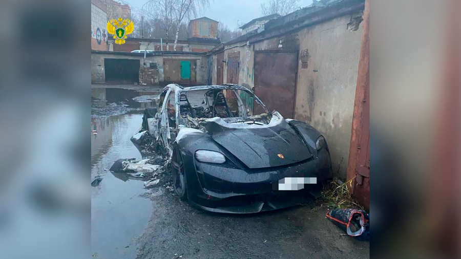 Сожжённый Porsche, похищенный из коттеджа в Новой Москве. Обложка © t.me / Прокуратура Москвы