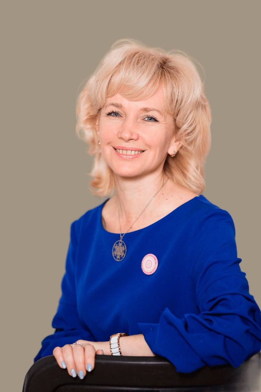 <p>Считается, что ещё один знак от ангела-хранителя — серии совпадений. Если вы сталкиваетесь с несколькими случайными событиями или встречами, обратите внимание на их смысл. Это может быть путеводным светом в сложных ситуациях или приглашением к изменениям</p>
