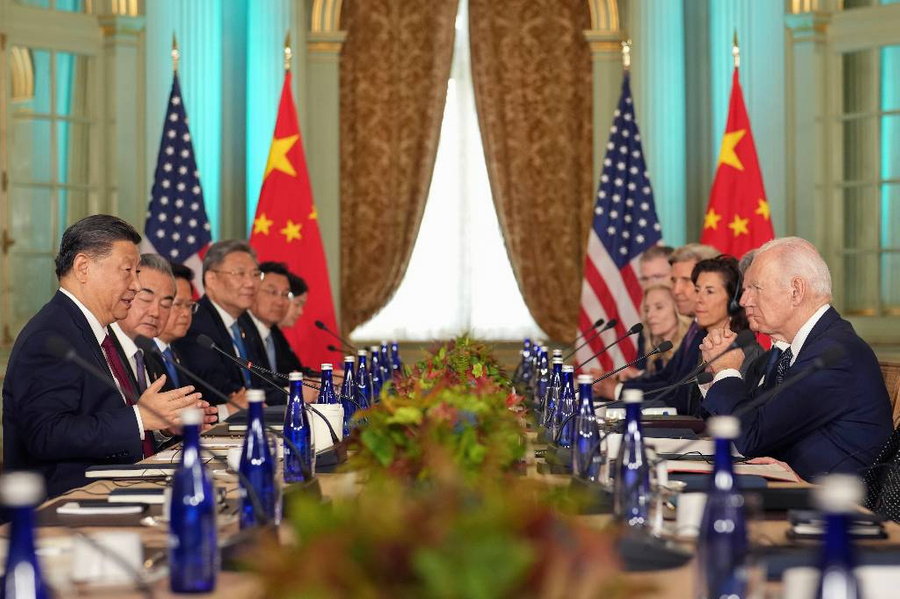 <p>Встреча председателя КНР Си Цзиньпина и президента США Джо Байдена на полях саммита АТЭС в Сан-Франциско. Обложка © ТАСС / AP</p>