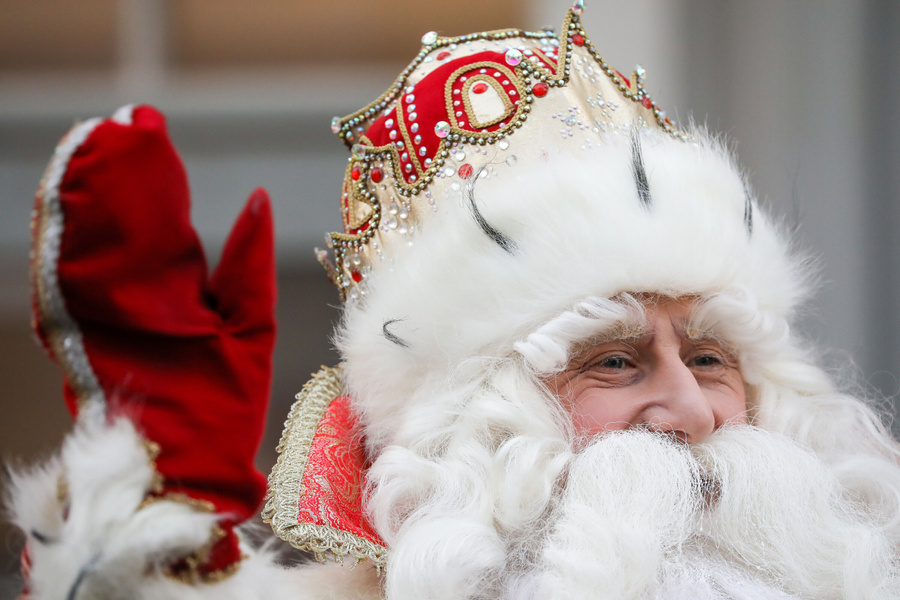 Дед Мороз празднует "именины" 18 ноября. Считается, что в этот день в Великом Устюге наступают первые зимние холода. Фото © Агентство "Москва" / Софья Сандурская