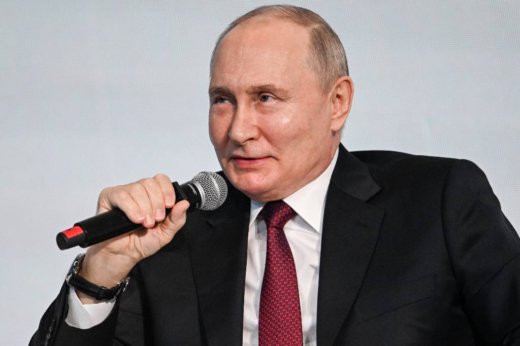 Путин заявил, что в экономике России "хорошая погода", а сравнение с ЕС будет бахвальством