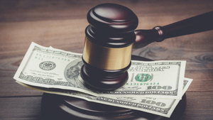 Американец выиграл более $1,3 миллиарда и теперь судится с бывшей из-за её длинного языка