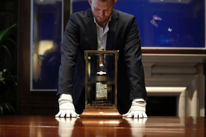 Старейший в мире шотландский виски продали на аукционе за космическую сумму