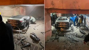 В Пензе люксовый BMW столкнулся с Lada и влетел в подземный переход, став грудой металла