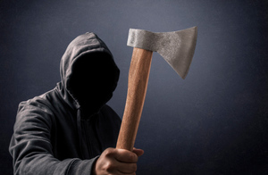 Пьяный сосед по даче убил топором и надругался над помощницей депутата Воронежской облдумы