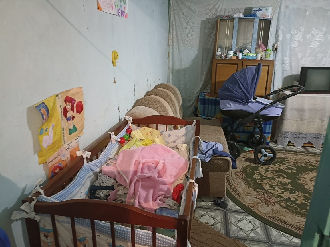 В Омской области пьяный отец случайно задушил новорождённую дочь во время сна