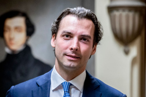 Критикующий помощь ВСУ нидерландский политик получил бутылкой по голове
