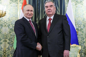 Путин наградил лидера Таджикистана орденом "За заслуги перед Отечеством"