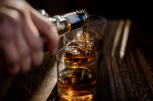 Нарколог предупредил о главной опасности сочетания алкоголя и лекарств