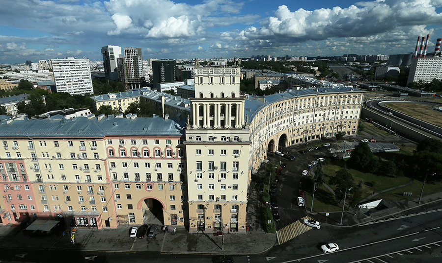 Здания на площади Гагарина в Москве. Обложка © ТАСС / Александр Рюмин