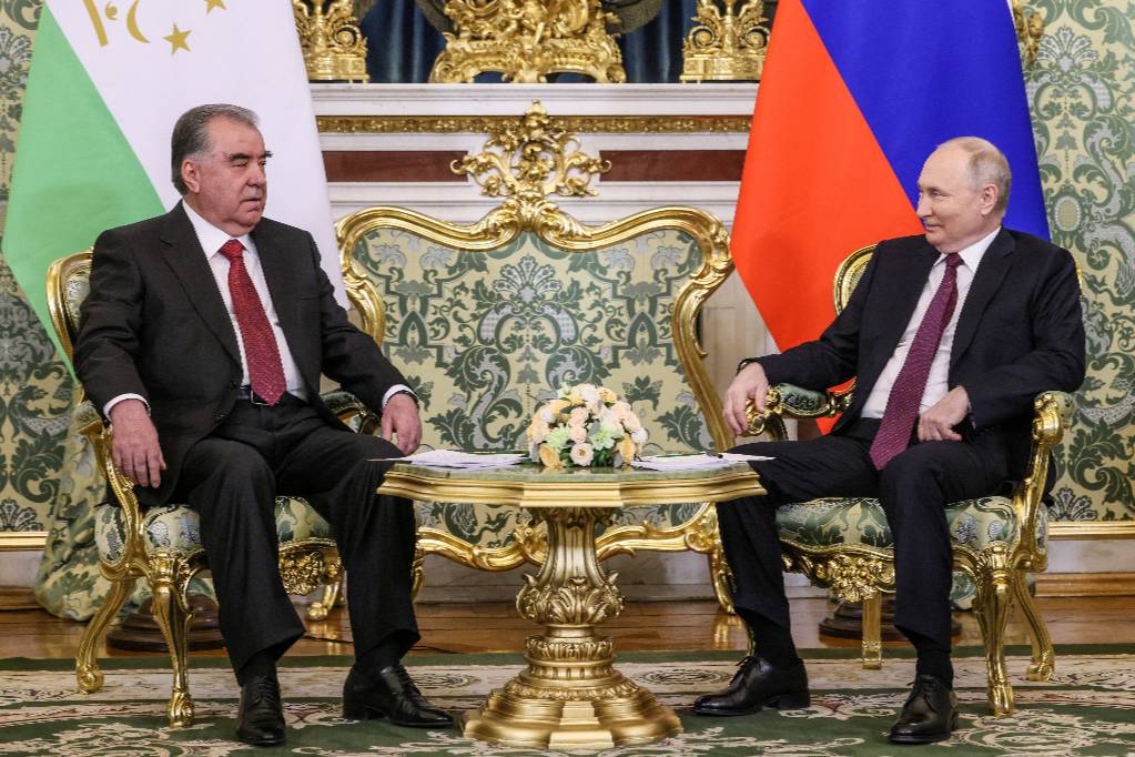 Путин и Рахмон продолжили переговоры утром за неформальным завтраком