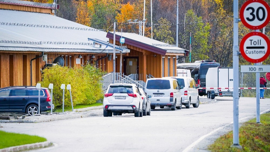 Автомобильный пункт пропуска Стурскуг на российско-норвежской границе. Обложка © ТАСС / Lise Aserud / AP