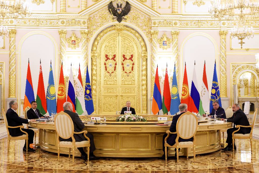 В Кремле оценили решение власти Армении отказаться от участия в саммите ОДКБ