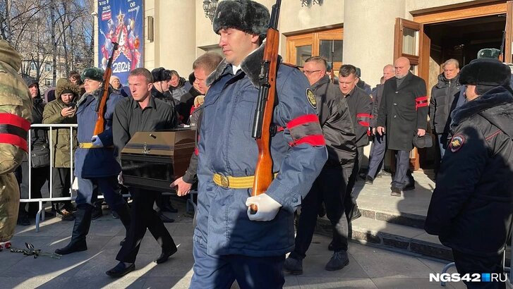 Кадр с церемонии прощания с Тулеевым. Фото © NGS42.ru / Валерия Городецкая
