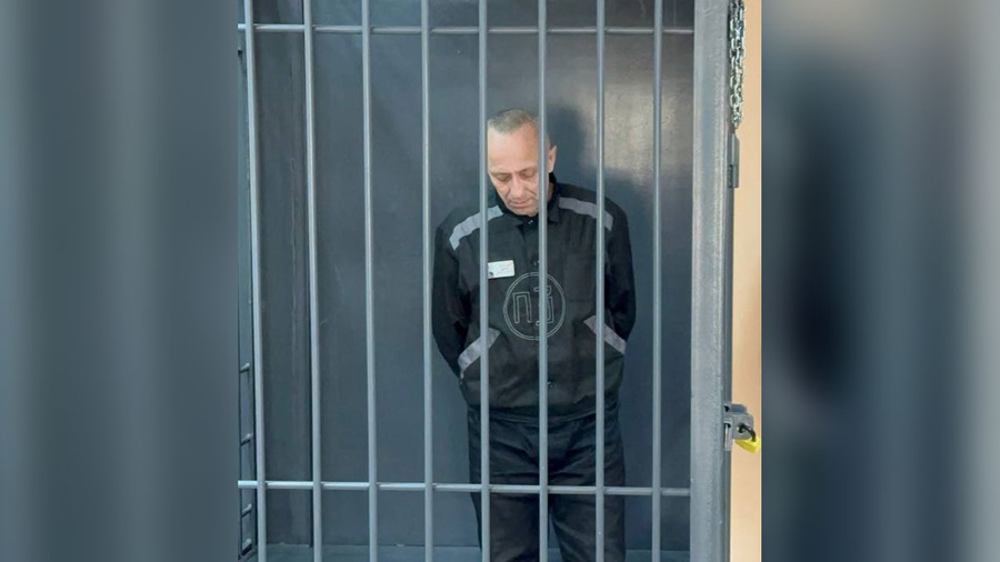 59-летний ангарский маньяк Михаил Попков в зале суда. Обложка © Telegram / Объединённая пресс-служба судов Иркутской области