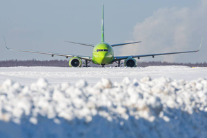 В московских аэропортах отменили 12 рейсов из-за накрывшего столицу снегопада