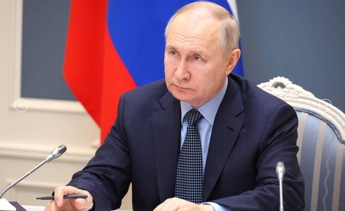Владимир Путин обсудил с Совбезом РФ работу российских загранучреждений