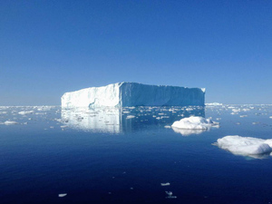 В Антарктике сорвался с мели айсберг размером втрое больше Нью-Йорка