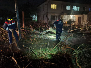 Три человека пострадали в Севастополе из-за мощнейшего шторма