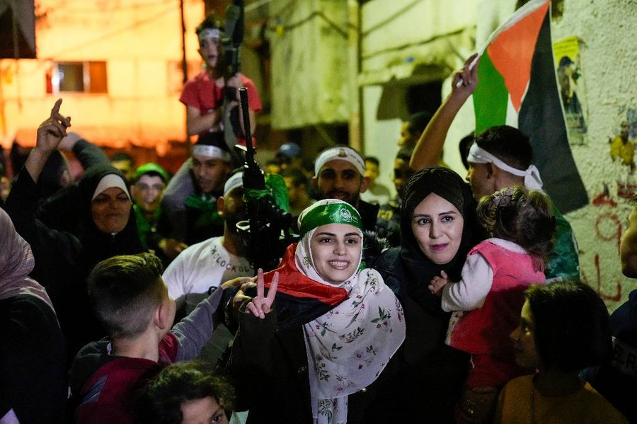 Обмен заложниками между Израилем и ХАМАС. Обложка © AP / TASS / Majdi Mohammed