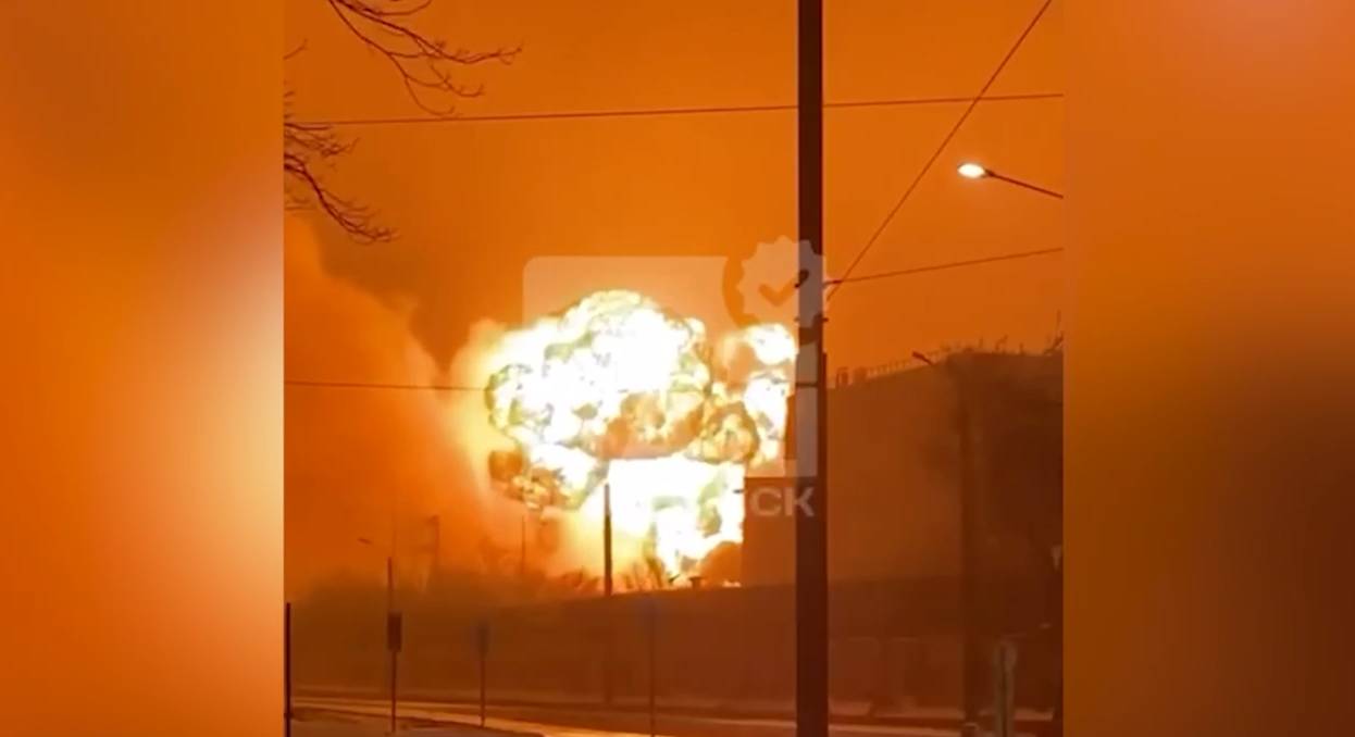 Сильный пожар охватил Челябинский тракторный завод