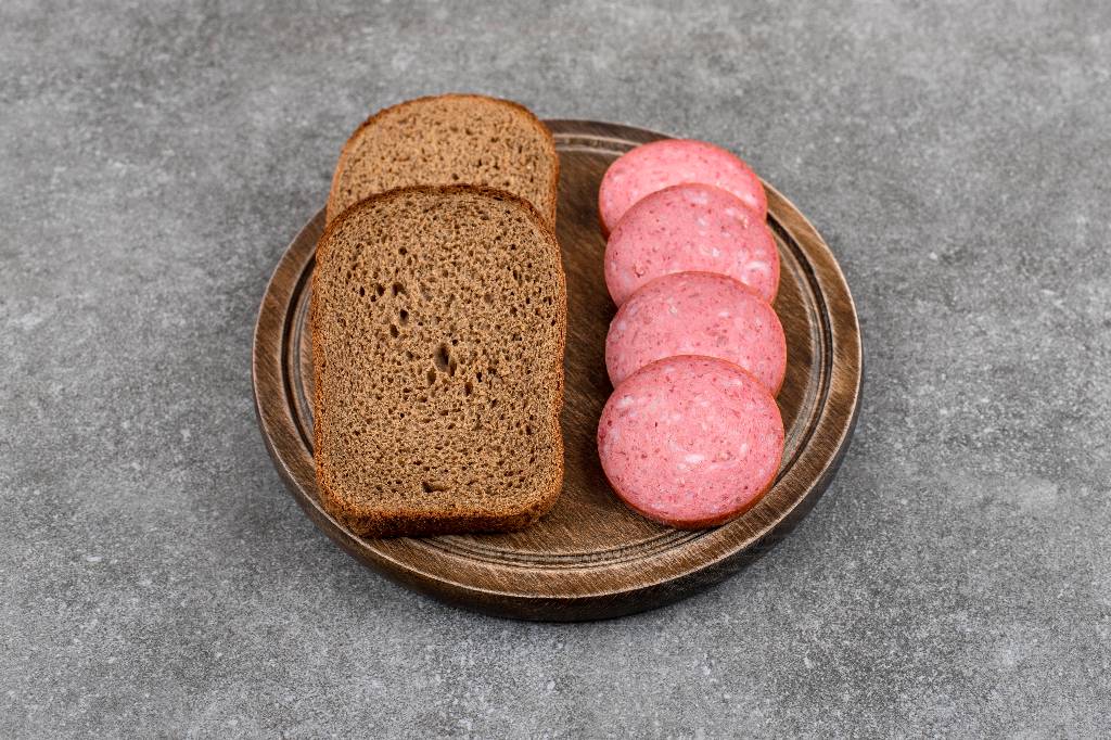 Ноль пользы: Диетолог призвала россиян отказаться от самого любимого бутерброда