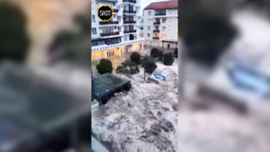 "Первый этаж, до свидания": В Адлере море разлилось по улицам