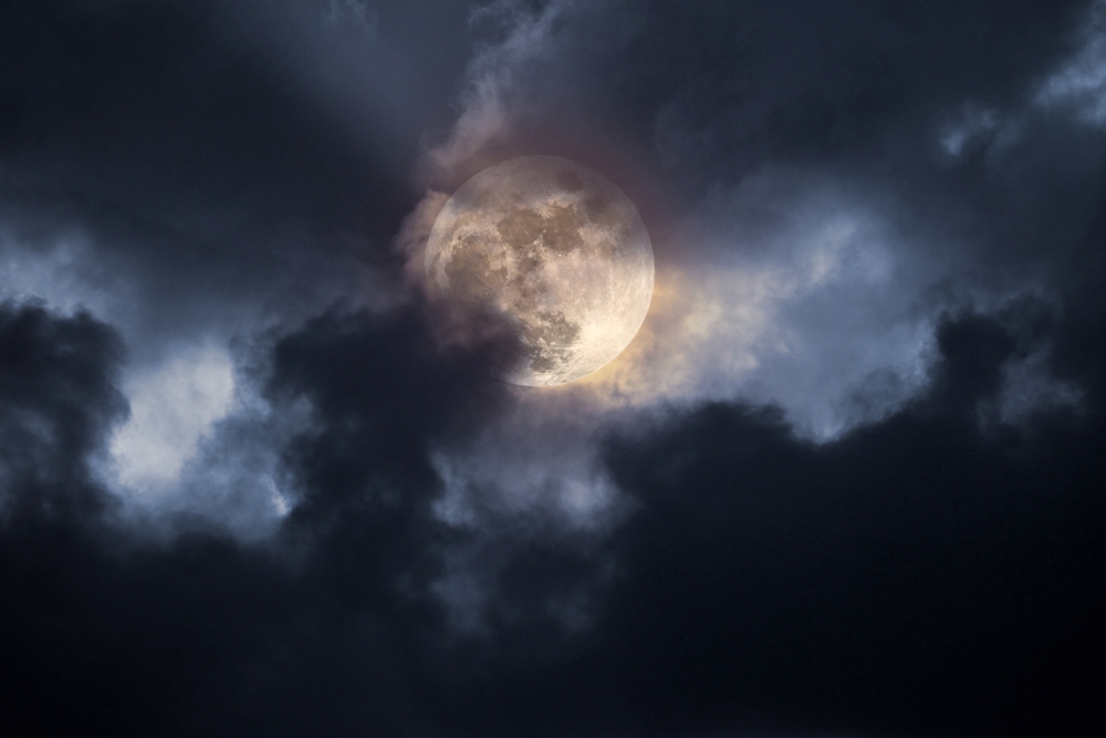 Бобровое полнолуние 2023: что не стоит делать 28 ноября в морозную луну? Фото © Shutterstock