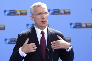 Столтенберг пообещал Украине "существенную помощь", вопреки демаршу уже трёх членов НАТО